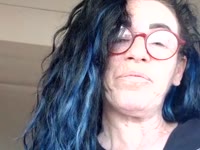 Je suis une jolie brune aux cheveux longs, les yeux verts. Je suis très coquine, venez passer un moment très HOT avec moi, vous ne pourrez plus vous en passer.