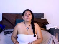 I am an older woman who wants to revive her sexuality. I love experiencing new things that expand my sex life and make me feel young and beautiful again. Do you want to live this experience with me?