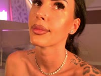 Hayley here — 25, brunette, and all about that athletic lifestyle. I love staying active, pushing my limits, and feeling strong both physically and mentally. Whether it’s a workout session, a run, or just being outdoors, I’m always on the move. Confident, energetic, and a little bit competitive — in the best way