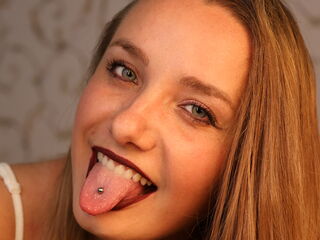 hot cam slut BelleCox