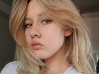 beautiful webcamgirl DennyDucote