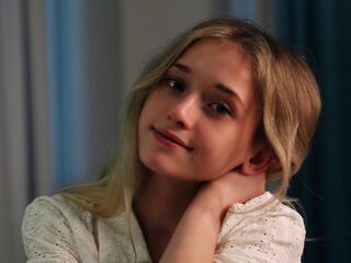 camslut topless DorisCounsell