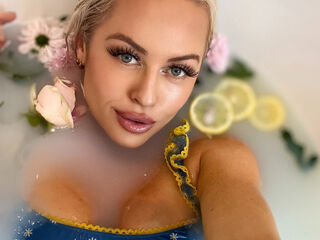 naked webcamgirl video IsabellaSaturn