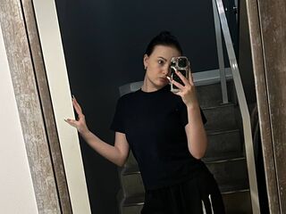 nude cam photo KiraBentley
