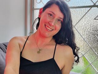 camgirl playing with dildo MarianBlade