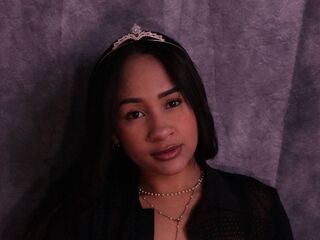 cam girl NicolleMari