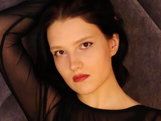 girl topless chat RowenBenson