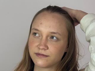 shaved pussy webcam SharriDougan