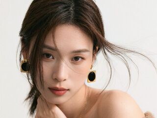 nude webcam ZhiYue