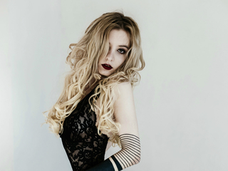 hot strip tease web cam AngelikaMoebius