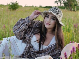 hot cam girl spreading pussy LindeWhite