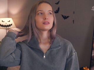 cam whore RessieKaua