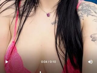 spanking webcam MelanieDaring