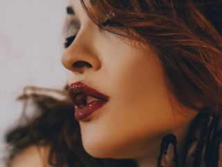 naked camgirl AdelMedium