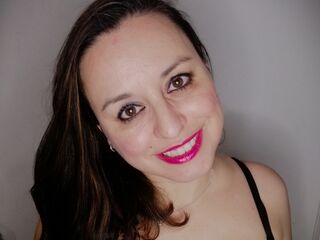 free live sexcam AdelaAlbaNatural