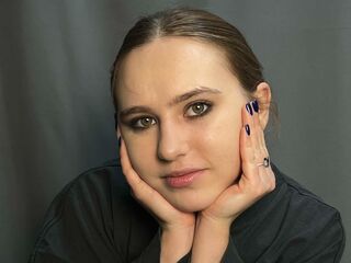 naughty cam bitch AlanaHowlett