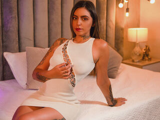 cam girl masturbating with dildo AlannaBenz