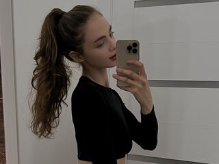 camgirl masturbating with vibrator AliciaLinton