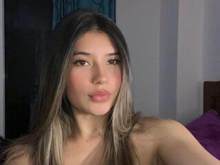 naughty camwhore AmberEliza