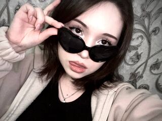 camgirl fingering pussy AminaBaudoin