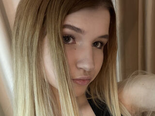 nude webcamgirl photo AraPosey