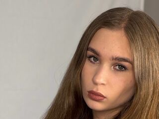 camwhore fingering pussy BaileyGagnon