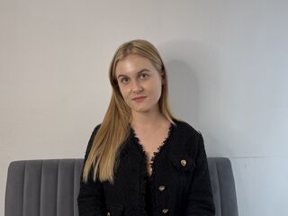 hot strip tease webcam BellaMonson