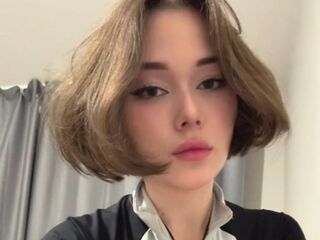 camslut topless BethannBelschner