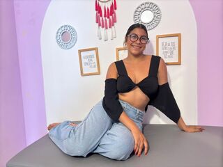 fingering camgirl video BrianaMontes
