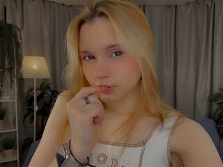 cam girl masturbating with dildo BrittGreenhouse