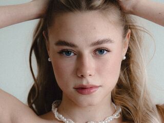 girl sexcam BrittaniBrogren