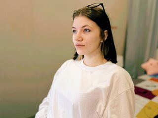camgirl playing with sextoy CathyBarnes