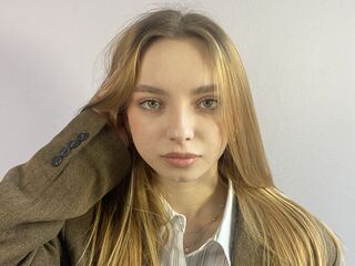 nude gamgirl ChariseKuhnke