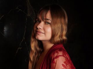free live cam chat CharlotBlonde