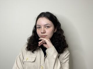 naughty camgirl masturbating with dildo CicelyPlayer