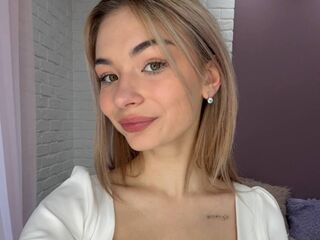 naked cam girl masturbating with vibrator CindyRud