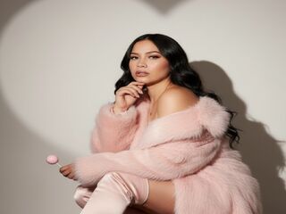 girl shaving pussy DafneVargas