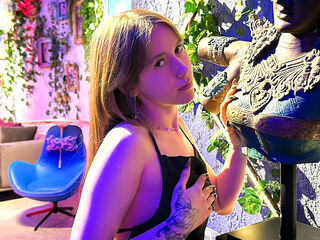 web cam show DaisyWane