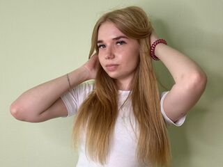 naked girl with webcam masturbating with dildo DarelAldis