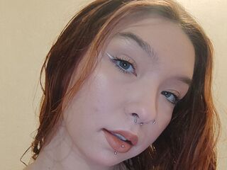 naughty cam girl fingering pussy DareleneEves