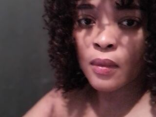 cam girl fingering pussy DelicateDiamond