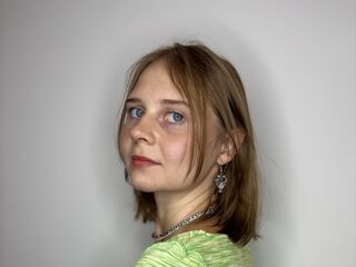 hot cam girl masturbating with sextoy DenniseVerso