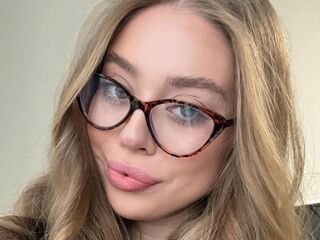 webcam girl chatroom DianeWhitly