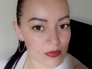 masturbating cam girl DinaCarls