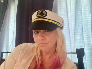 webcamgirl DjLilPuffster