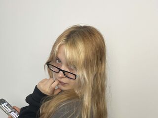 webcam striptease show EloiseGow