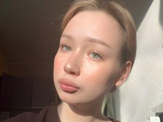 nude cam photo ElwineCawthorne
