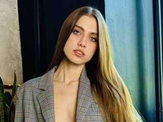 nude webcamgirl EmilyMontgomery