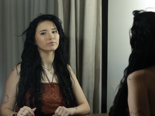 camgirl playing with sextoy FleurDivine