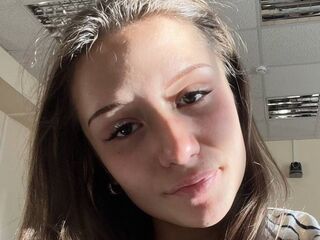 beautiful camgirl HeidyDuggar